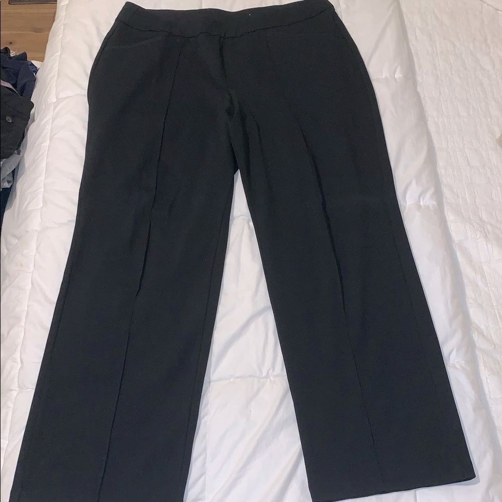Woman’s size 14/16 black pull on stretch slacks non smoking home #122